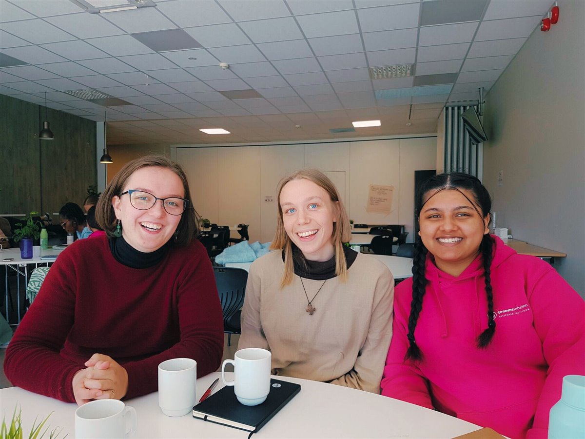 1hanne,-klara-og-rachana