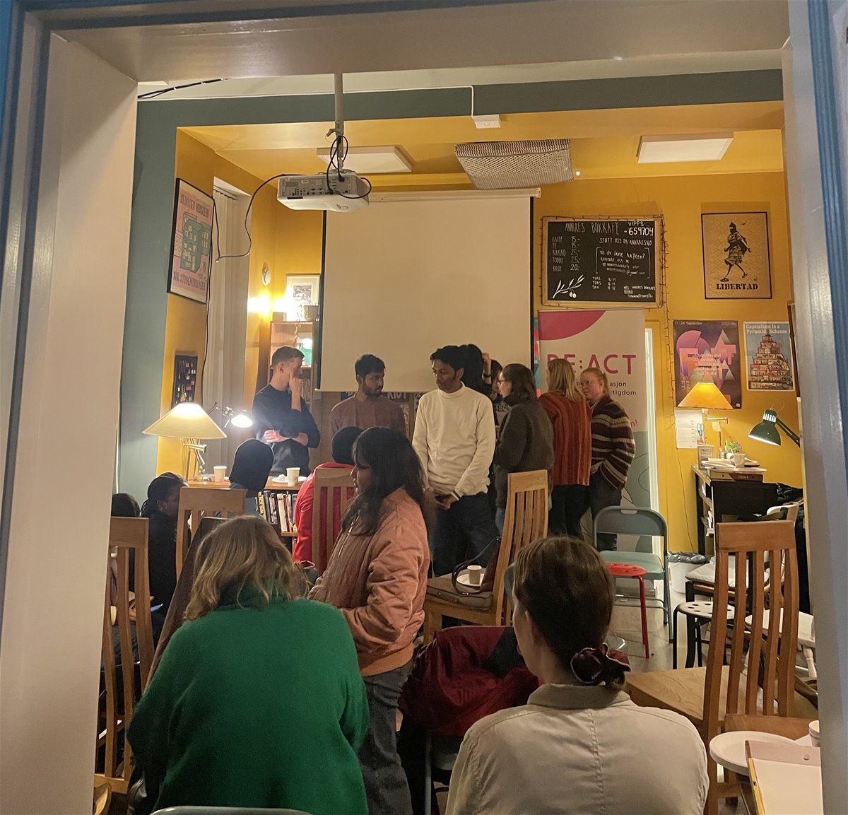 temakveld-3-bilde-av-rommet-fra-dora-2.